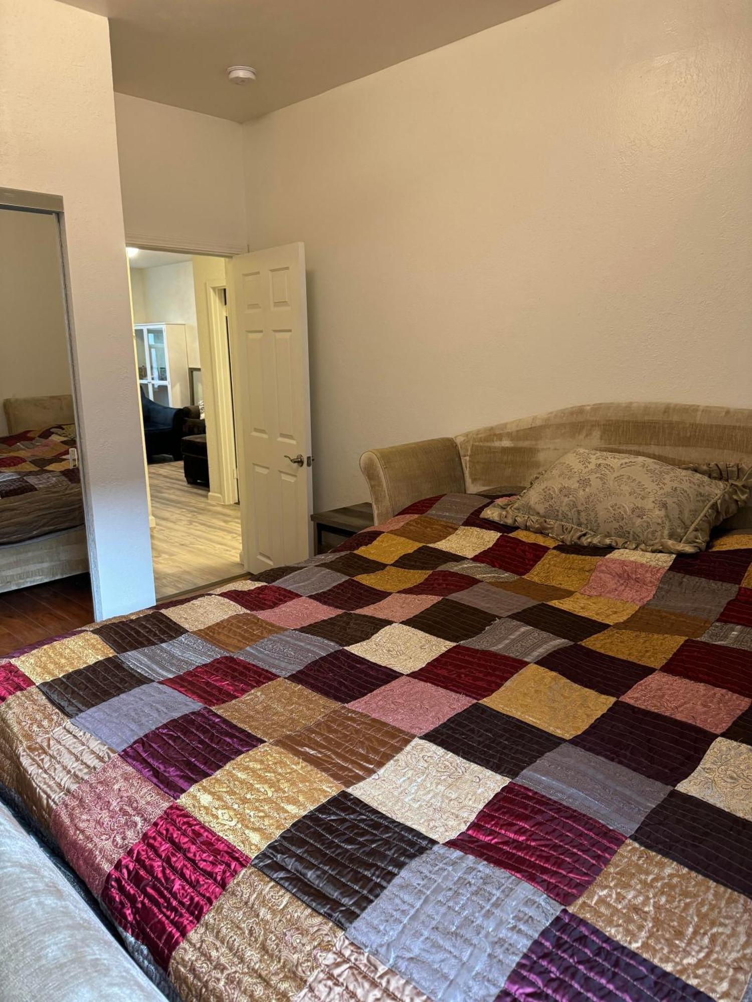 Bumblebee House Apartment Oakland Exterior photo