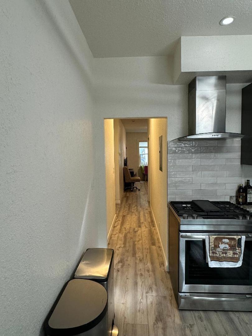 Bumblebee House Apartment Oakland Exterior photo