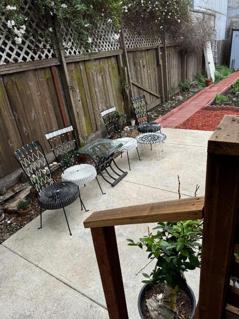 Bumblebee House Apartment Oakland Exterior photo