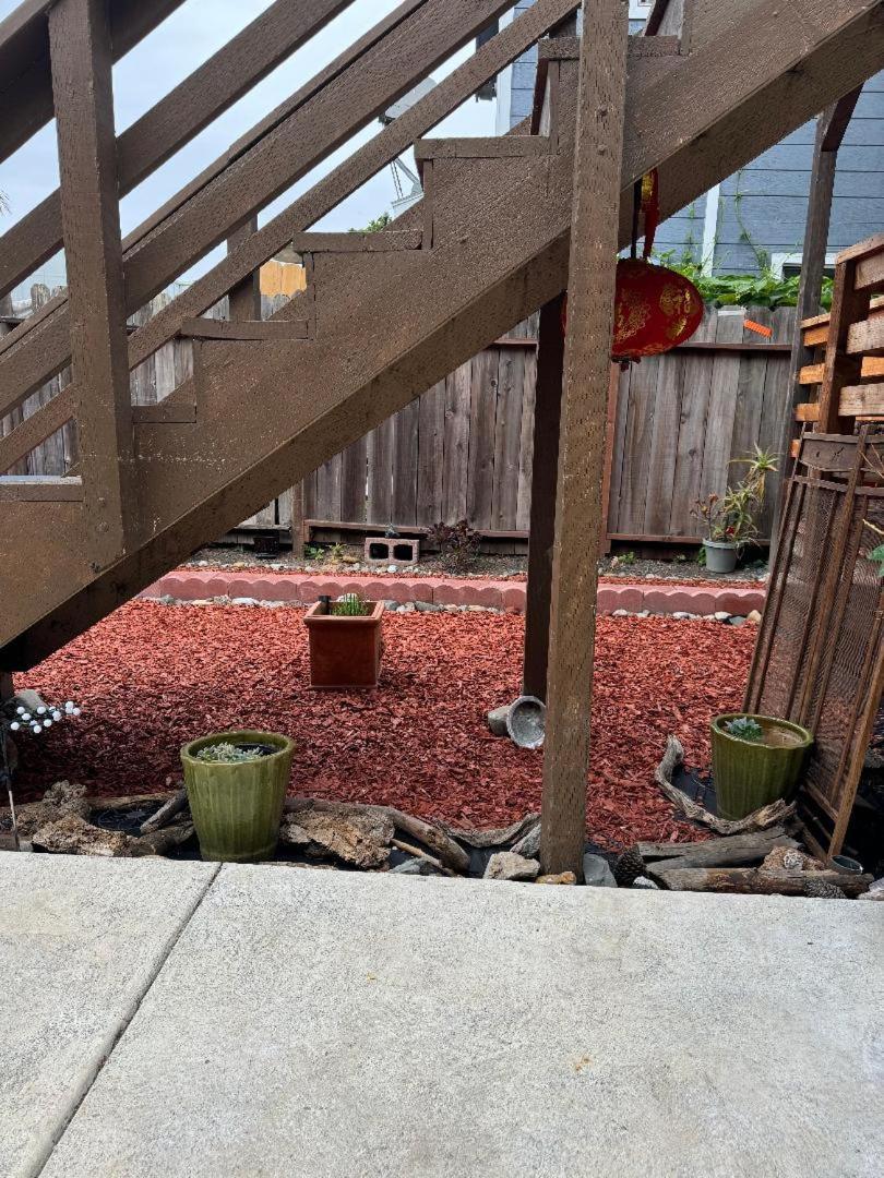 Bumblebee House Apartment Oakland Exterior photo